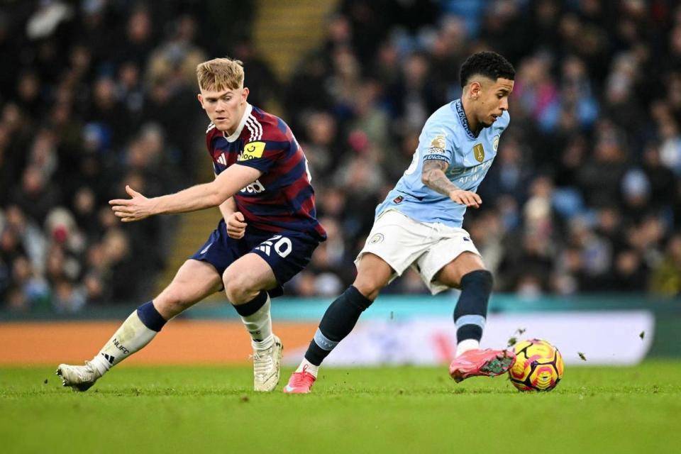 英超回顾：绝了！标王戴帽大胜纽卡回前四，反诉英超大获全胜，曼城双喜临门